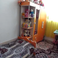 تخت و کمد