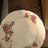 ظروف گل سرخی قدیمی