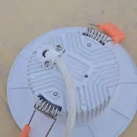 هالوژن ۸وات لیان نور  المینیومی نو،جنس سنگین ۳۰عدد|لامپ و چراغ|مشهد, طلاب|دیوار