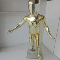 تعداد ۱۱عدد مانکن بفروش میرسد