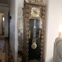 ویترین بوفه ساعت تیستاده