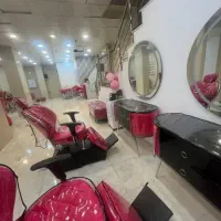 اجاره میز اجاره اتاق استخدام ناخنکار و نیروی نظافت
