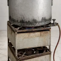 دیگ و  اجاق گاز
