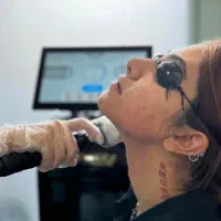 لیزر موهای زائد/بدون درد و سوختگی