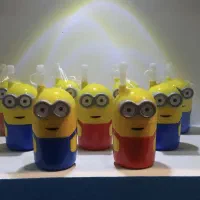 لیوان مینیونی نی دار