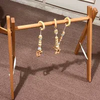 گهواره چوبی و پلی جیم|اسباب و اثاث بچه|کرج, ساسانی (قلمستان)|دیوار