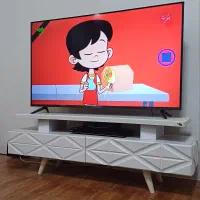 میز تی وی در حد نو بدون هیچ‌ترک و‌شکستگی سالم سالم