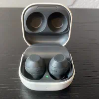 گلکسی بادز.  galaxy buds fe