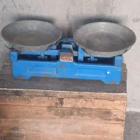 ترازو پله ای قدیمی و سنگاش|صنایع دستی و سایر لوازم تزئینی|قائن, |دیوار