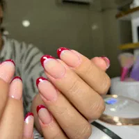 خدمات ویژه کاشت ناخن|خدمات آرایشگری و زیبایی|آبیک, |دیوار