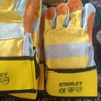 دستکش صنعتی و ماسک فیلتر دار