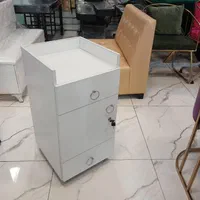 تخت صندلی ترولی وسایل آرایشگاه پاف اصلاح سرشورآینه|آرایشگاه و سالن‌های زیبایی|شیراز, شهرک فرزانگان|دیوار