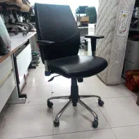 صندلی شیزن تعداد ۳۰ عدد در حد نو و ۳۰میز