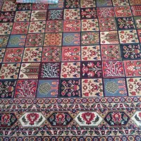 فرش سورمه ایی طرح خشتی