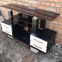 میز تلویزیون شیشه ای و آلومینونی