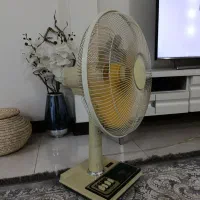 پنکه دستی توشیبا ژاپنی موتور بزرگ قدیمی|پنکه و تصفیه‌کنندهٔ هوا|اهواز, کوی باهنر|دیوار