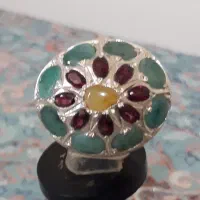 انگشتر جواهری یاقوت و زمرد