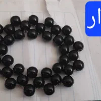 سلام فروش تعدادی دستبند برای کودکان و بزرگ سال