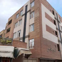 آپارتمان تمیز ۸۲ متری نبوت