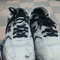 کفش اسپرت|کیف، کفش، کمربند|خوی, |دیوار