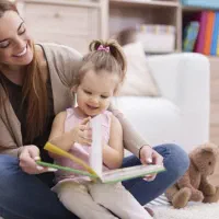 پرستار کودک دختر