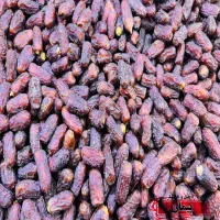 خرما خشک حشره زده