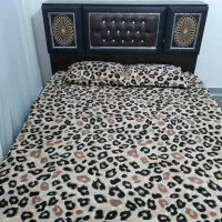 تخت خواب دو نفره همراه با تشک
