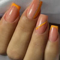 کاشت ناخن با قیمت ۲۵۵ تومن