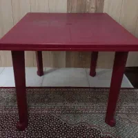 میز پلاستیکی