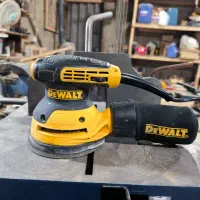 سنباده لرزان گردان دیوالت