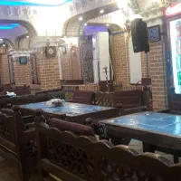 کمک اشپز مسلط به تخته کاری و آشنا غذای ایرانی