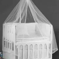 تخت کنار مادر