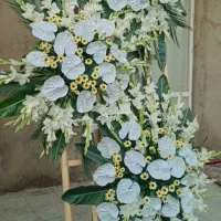 تاج گل مخصوص مراسم مجالس ترحیم و غیره|گل و گیاه طبیعی|زبرخان, |دیوار