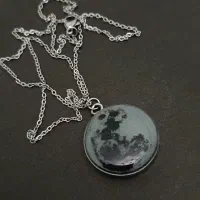 گردنبند ماه