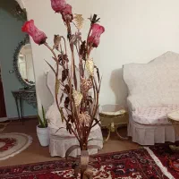 آباژور ایستاده