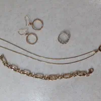 طلای سبک و در حد نو با فاکتور