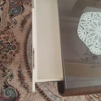 میز عسلی بزرگ کشو دار تکی همراه با شیشه شیش میل|مبلمان خانگی و میز عسلی|تهران, نظام‌آباد|دیوار