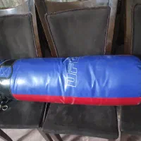 کیسه بوکس و دستکش بوکس