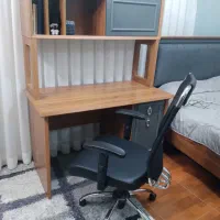 میزتحریرکتابخانه دار