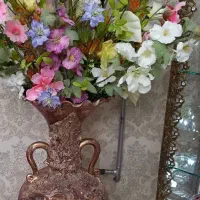 گل وگلدان نونو هست