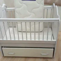 تخت نوزاد ننی دار|تخت و صندلی بچه|تبریز, |دیوار