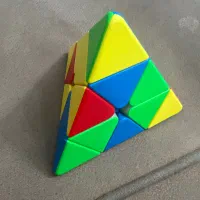 روبیک هرمی کاملا نو و دست نخورده|اسباب‌‌بازی|تبریز, |دیوار