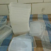 تعدادی ظرفینه نیم کیلوویک کیلو پلاستکی|ظروف نگهدارنده، پلاستیکی، یک‌بارمصرف|اهواز, کارون|دیوار