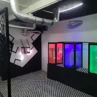 فضای تجاری بزرگ مخصوص اتاق فرار