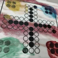 دوز رزینی|اسباببازی|بابل, |دیوار