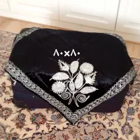 بقچه سوزنی مخمل قدیمی(رومیزی یلدا) ،آب نخورده،نونو|کلکسیون اشیاء عتیقه|تهران, قزل قلعه|دیوار