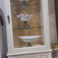 بوفه و گلدان