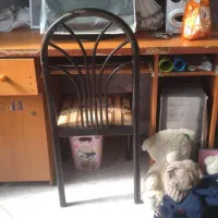 میز کامپیوتر با خود کامپوتر و وسایلش