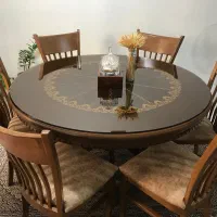 میز ناهار خوری ۶ نفره گرد تمام چوب راش گرجستان