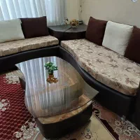 مبل ۸ نفره با روکش و میز عسلی و جلو مبلی